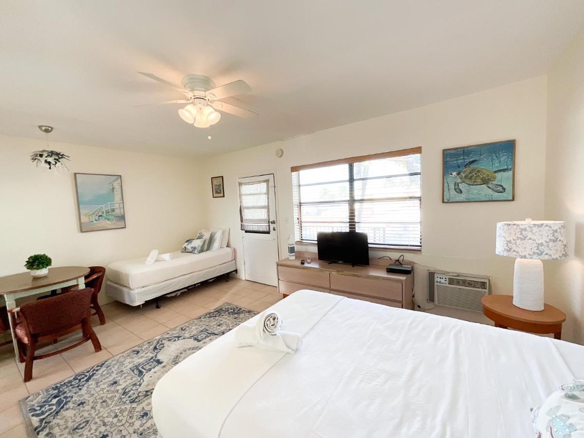Tropic Isle Hotel & Apartment Hollywood Exterior photo