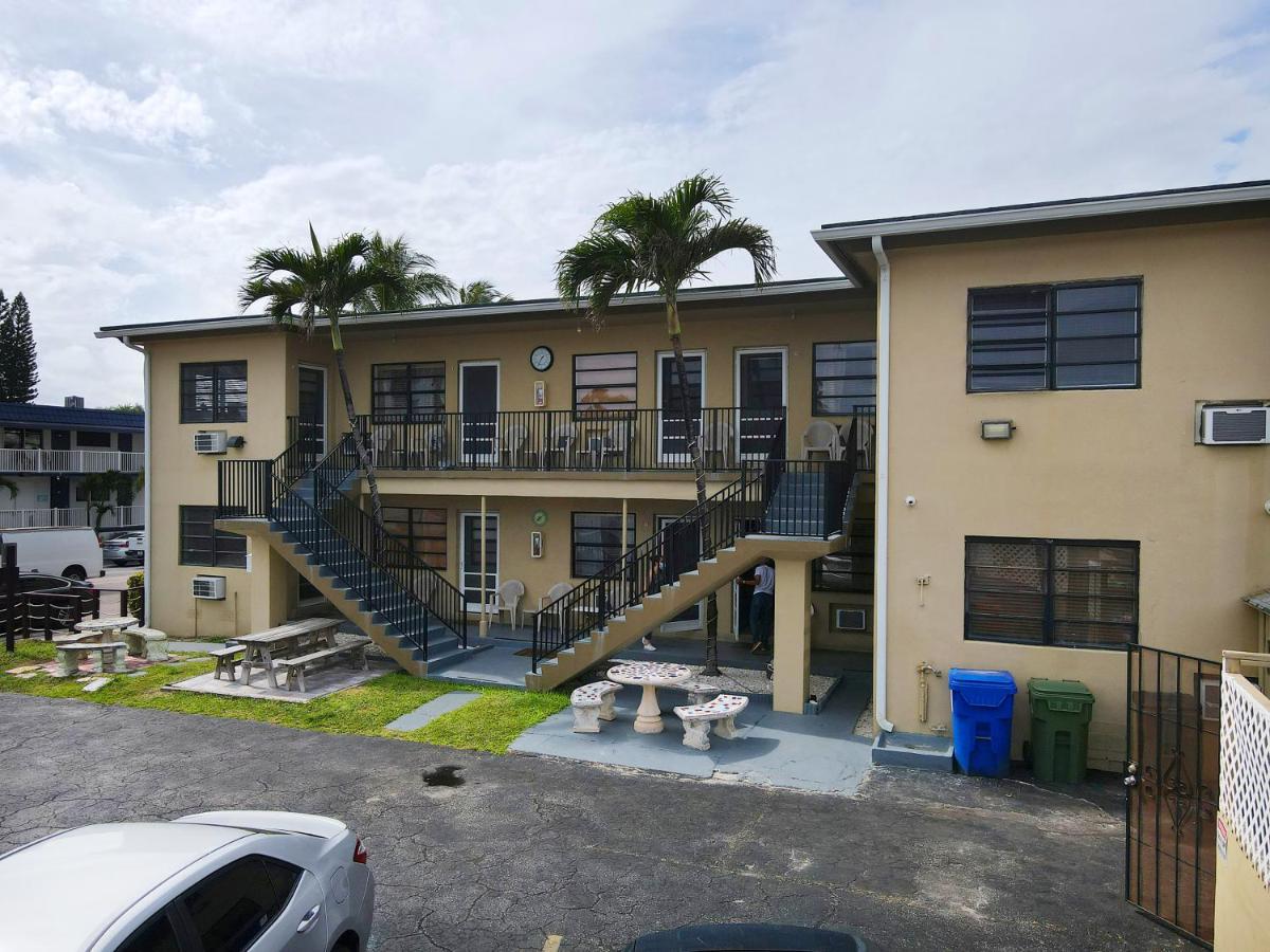 Tropic Isle Hotel & Apartment Hollywood Exterior photo