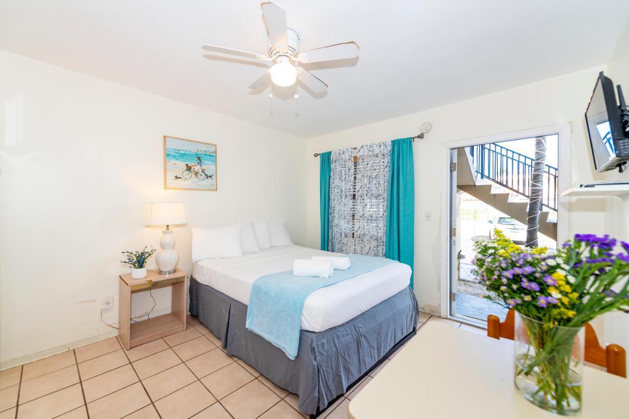 Tropic Isle Hotel & Apartment Hollywood Exterior photo